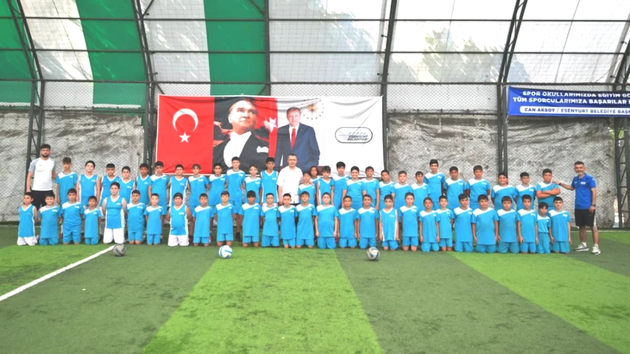 Esenyurt Belediye Başkan Vekili Can Aksoy Yaz Spor Okulları’nı Ziyaret Etti!