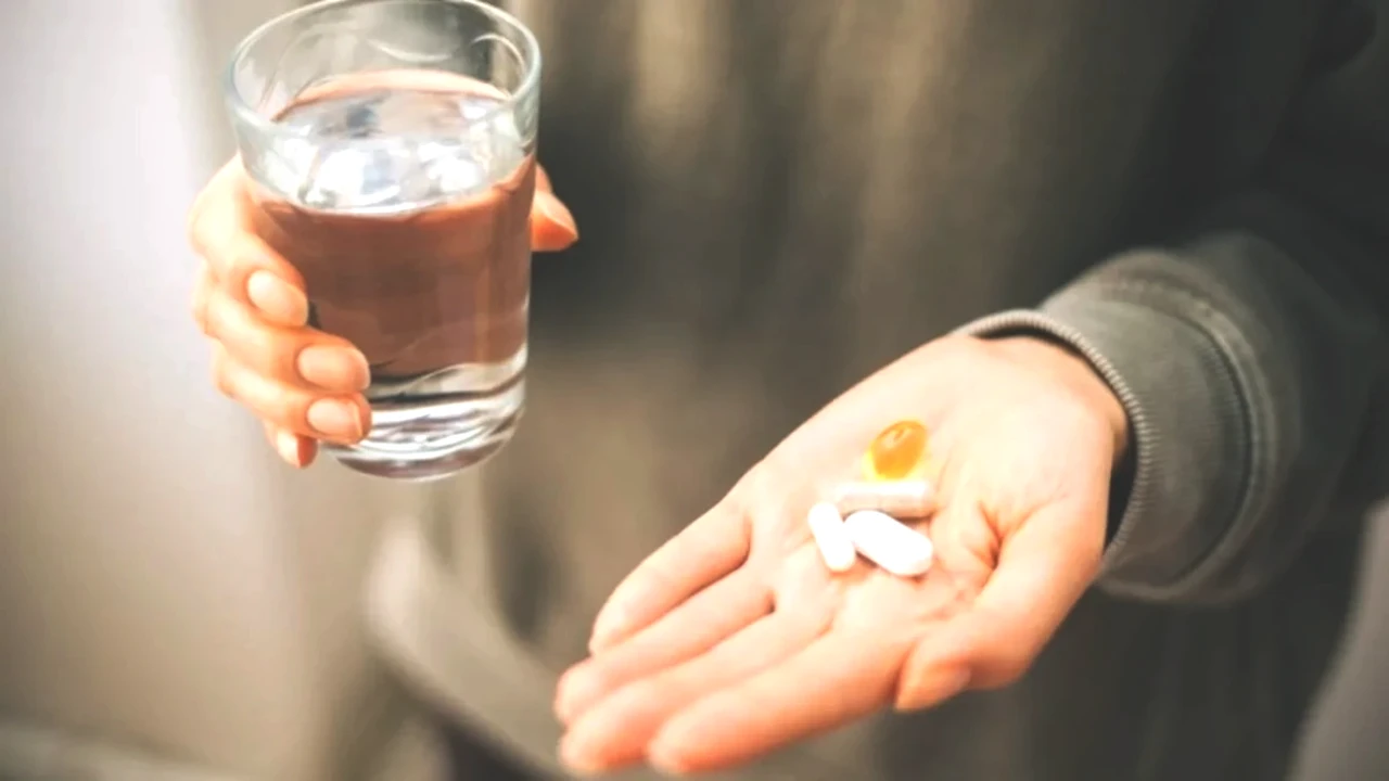 Kardiyologun Hayati Uyarısı: Kolesterol İlacıyla Bu Antibiyotikten Uzak Durun! Böbreklerinizi Tehlikeye Atmayın!