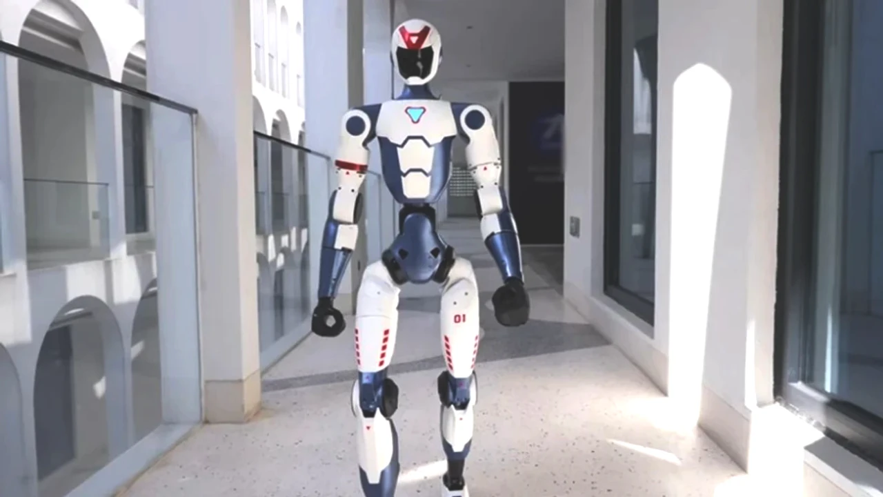Evde Teknoloji Devrimi: Uygun Fiyatlı R1 Robotu ile Tanışın!