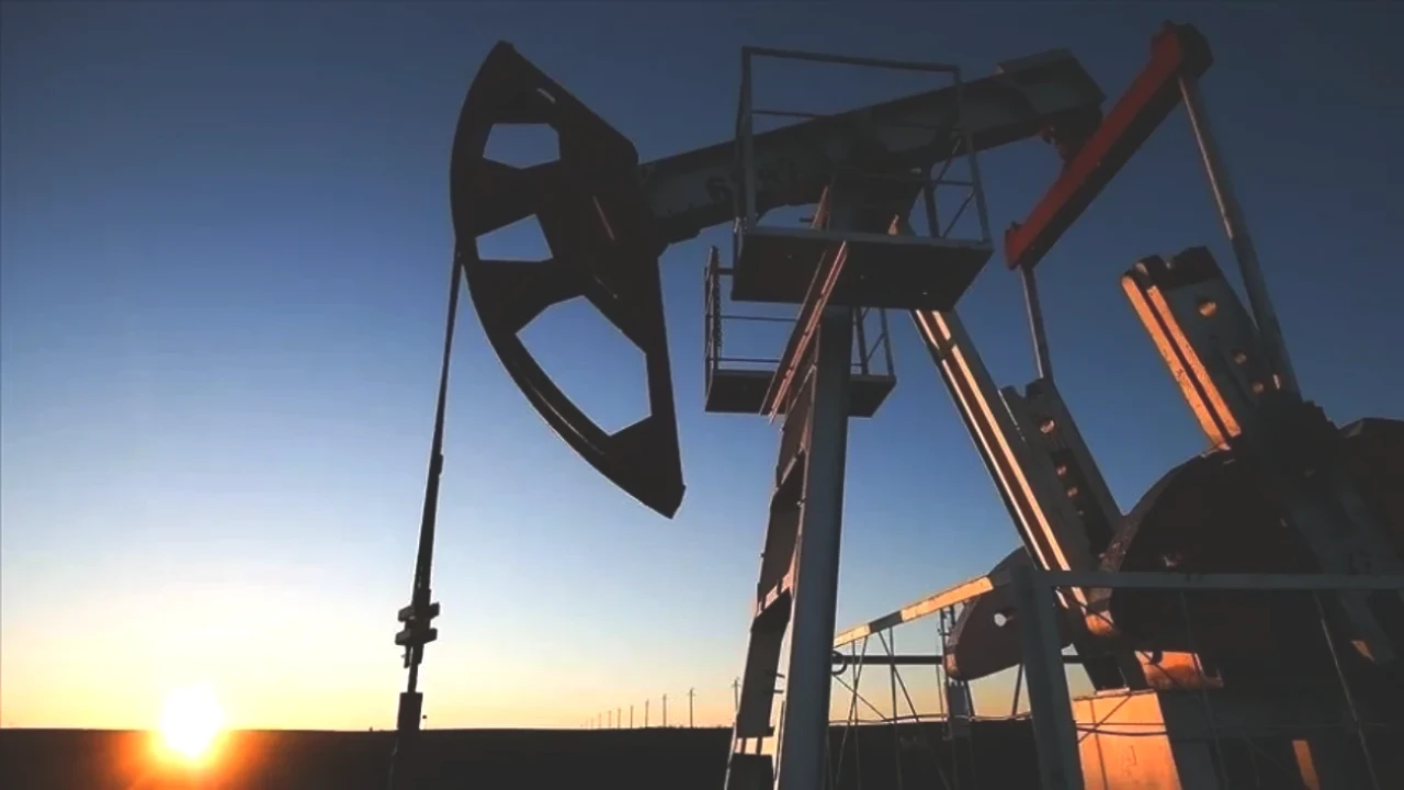 Türkiye'nin Petrol İthalatı Mayıs'ta Şok Düşüş! Yüzde 10,4 Azalma Gerçekleşti