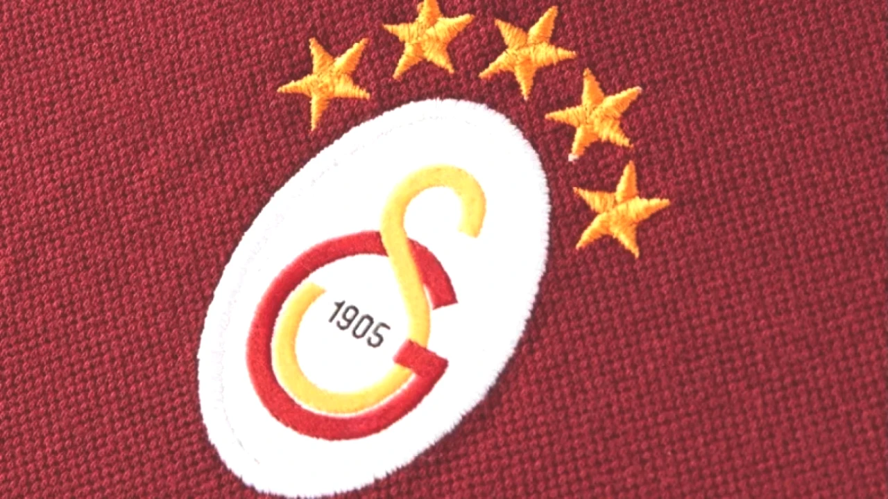 Galatasaray'dan Şok Gelişme! Yıldız Futbolcu ile Sözleşme Yenilendi!