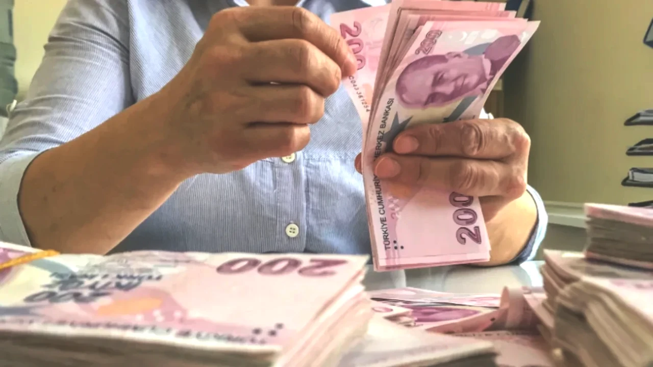 Memur ve Emeklilere Müjde! Zam, Doğum İzni ve Çocuk Yardımı Görüşmeleri Başlıyor!