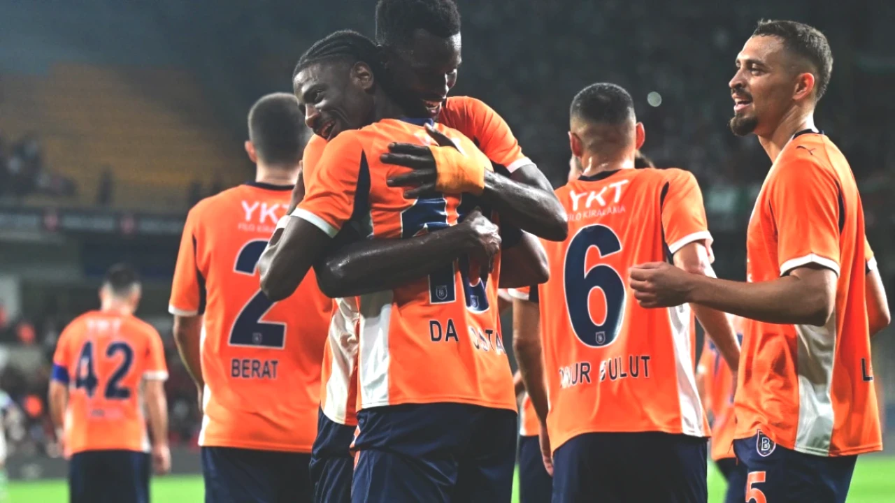 Başakşehir, Cherno More'yi Tarihinden Silip 3. Tura Yükseldi!
