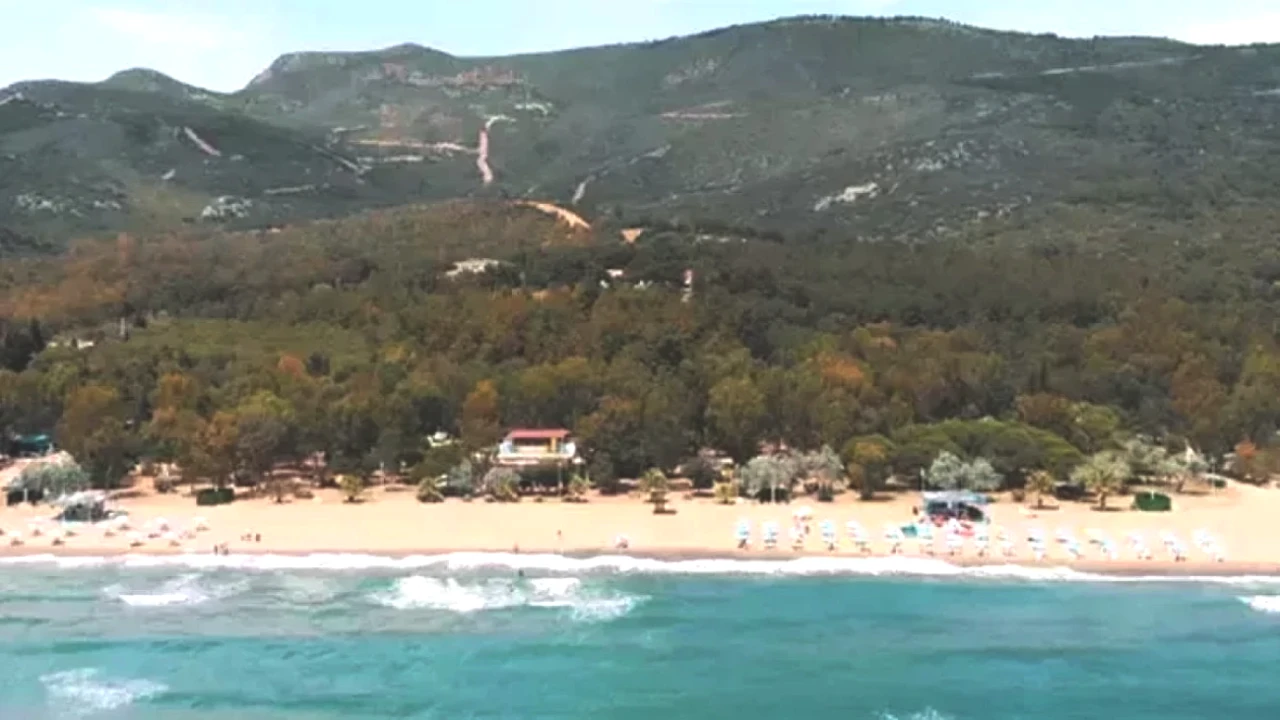 İzmir'in Saklı Cenneti: Deniz ve Kamp Keyfi Fakat Bir Eksiklik Var!