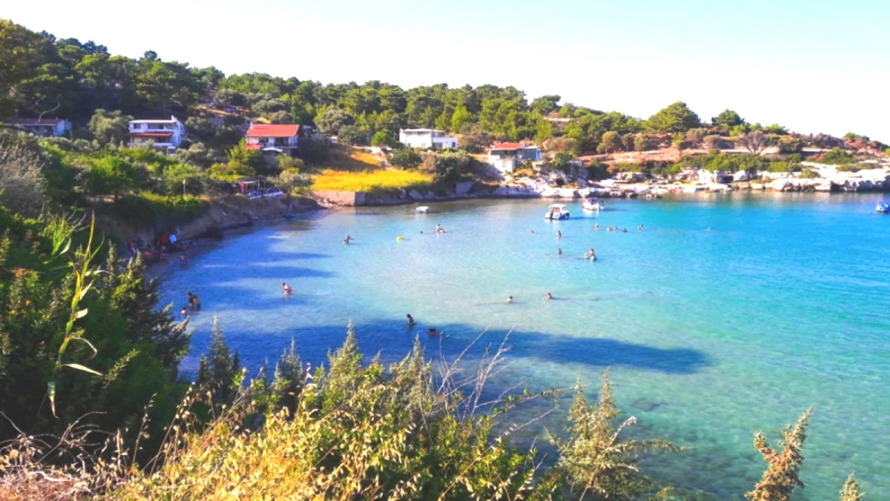 Karaburun'un Gizli Cenneti: Boyabağ Koyu'nun Kumlarla Sarılı Büyüsü!