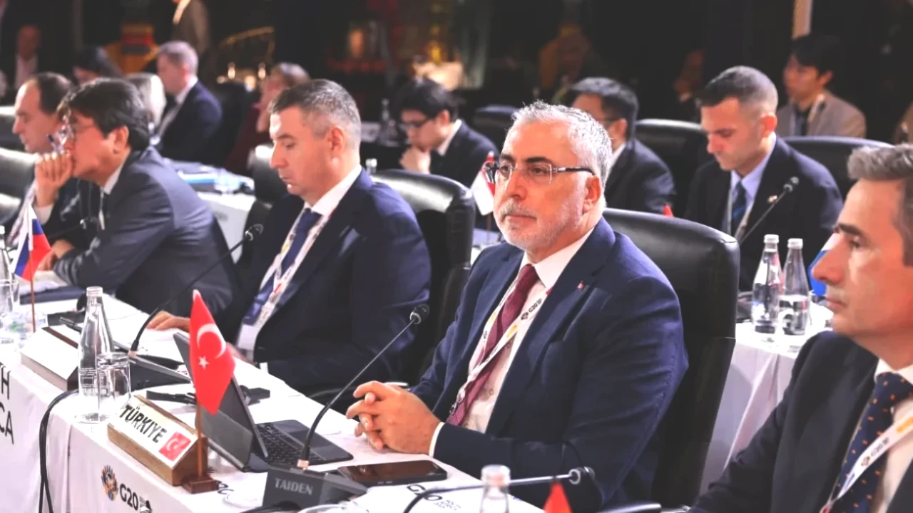 Bakan Işıkhan, Kadın İstihdamını Artırma Hedefini Vurguladı!